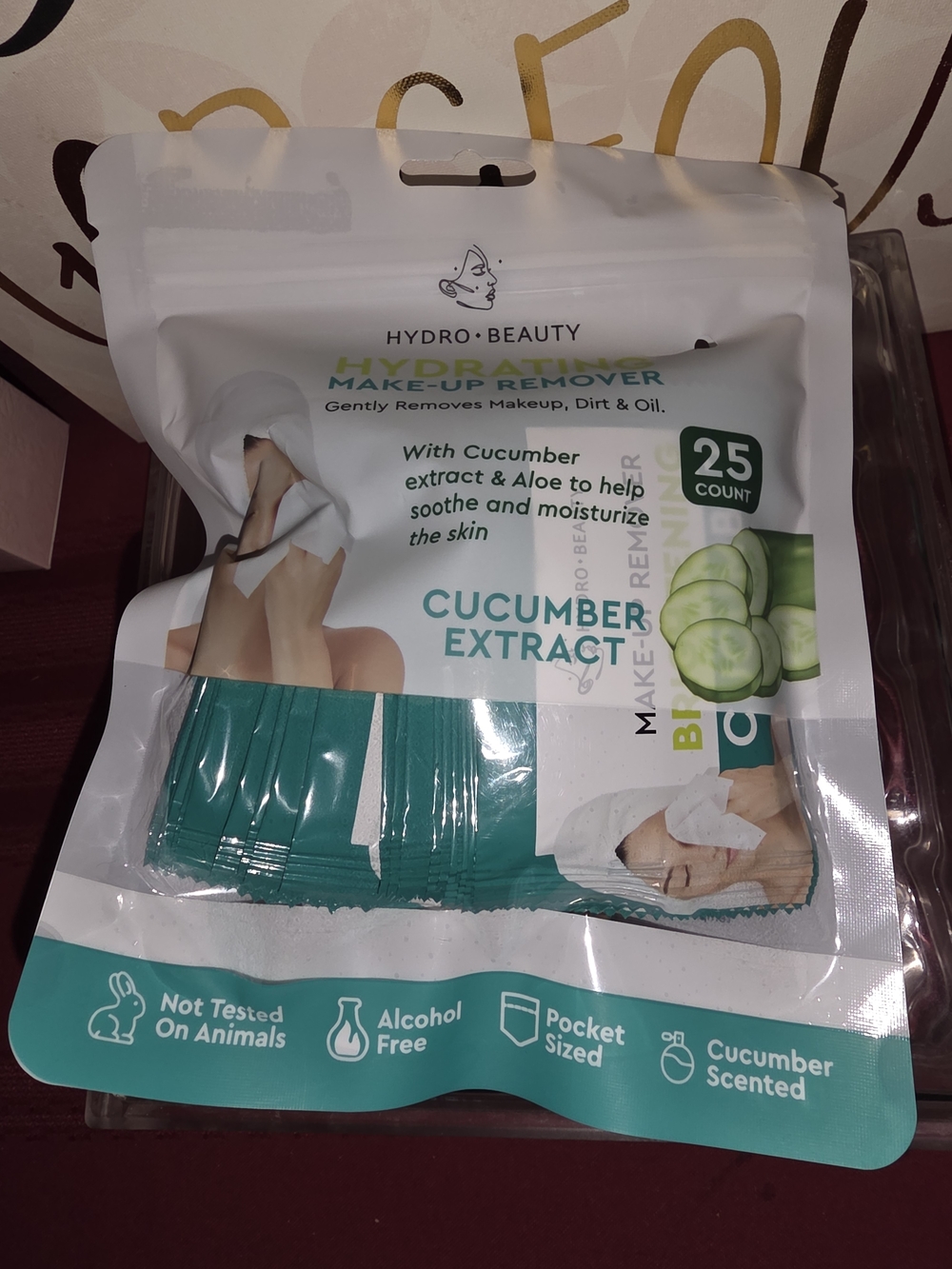 Cucumber Extract Make-Up Remover Wipes - Teal Green (25 Count)
